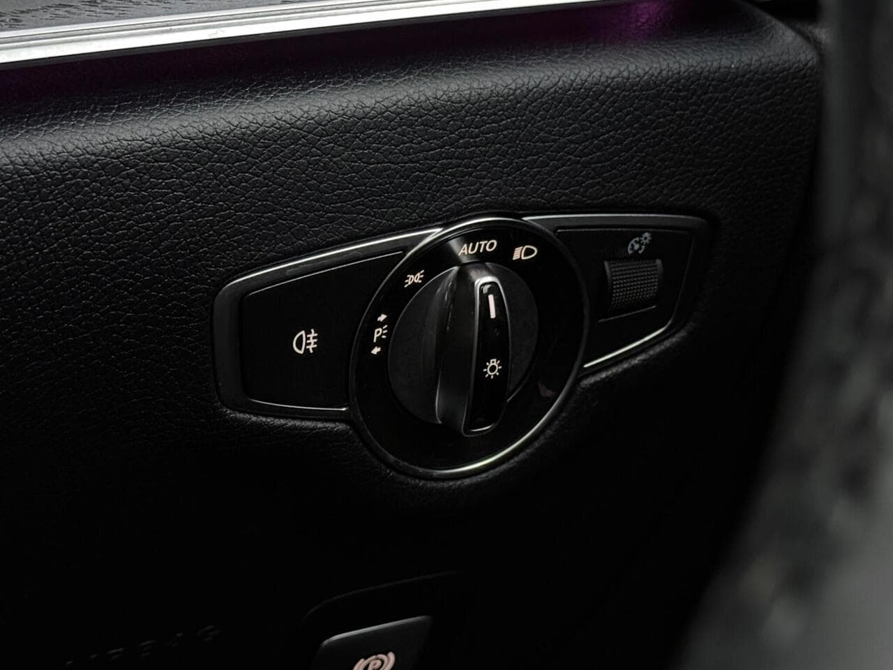 Mercedes-Benz E Class thumbnail Misc Controls