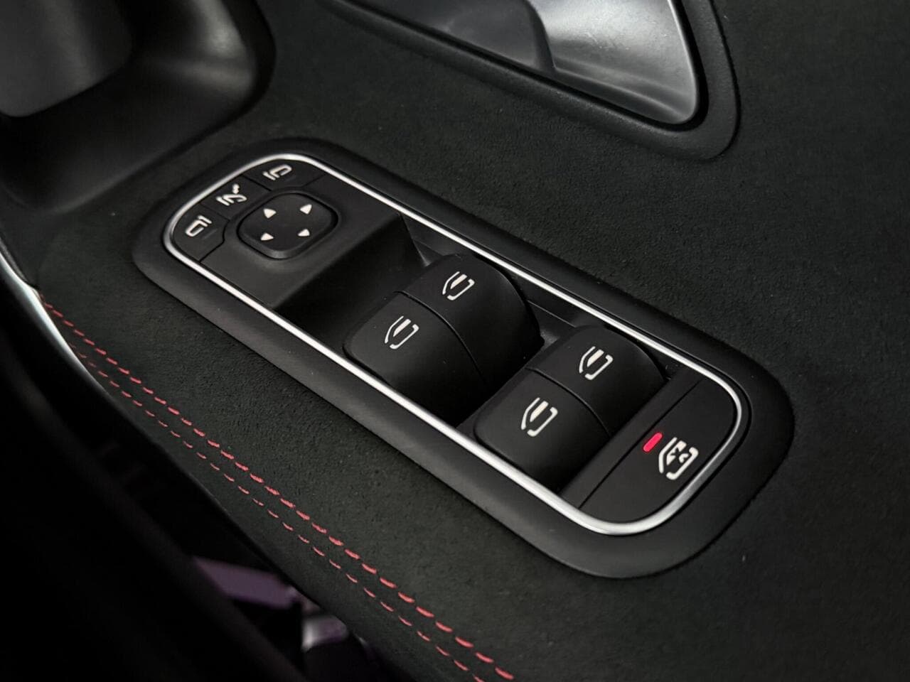 Mercedes-Benz A Class thumbnail Misc Controls