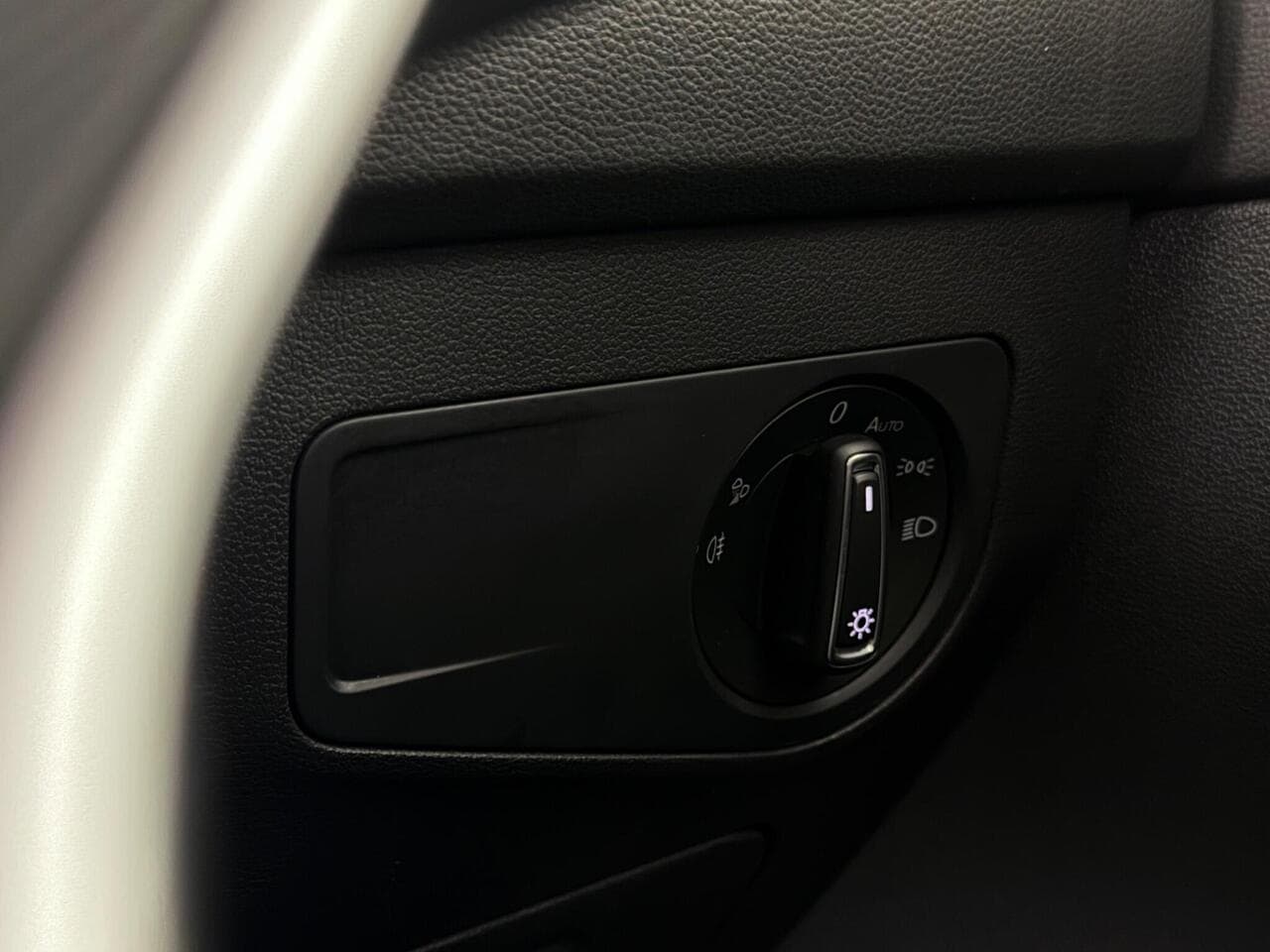 Volkswagen Tiguan thumbnail Misc Controls