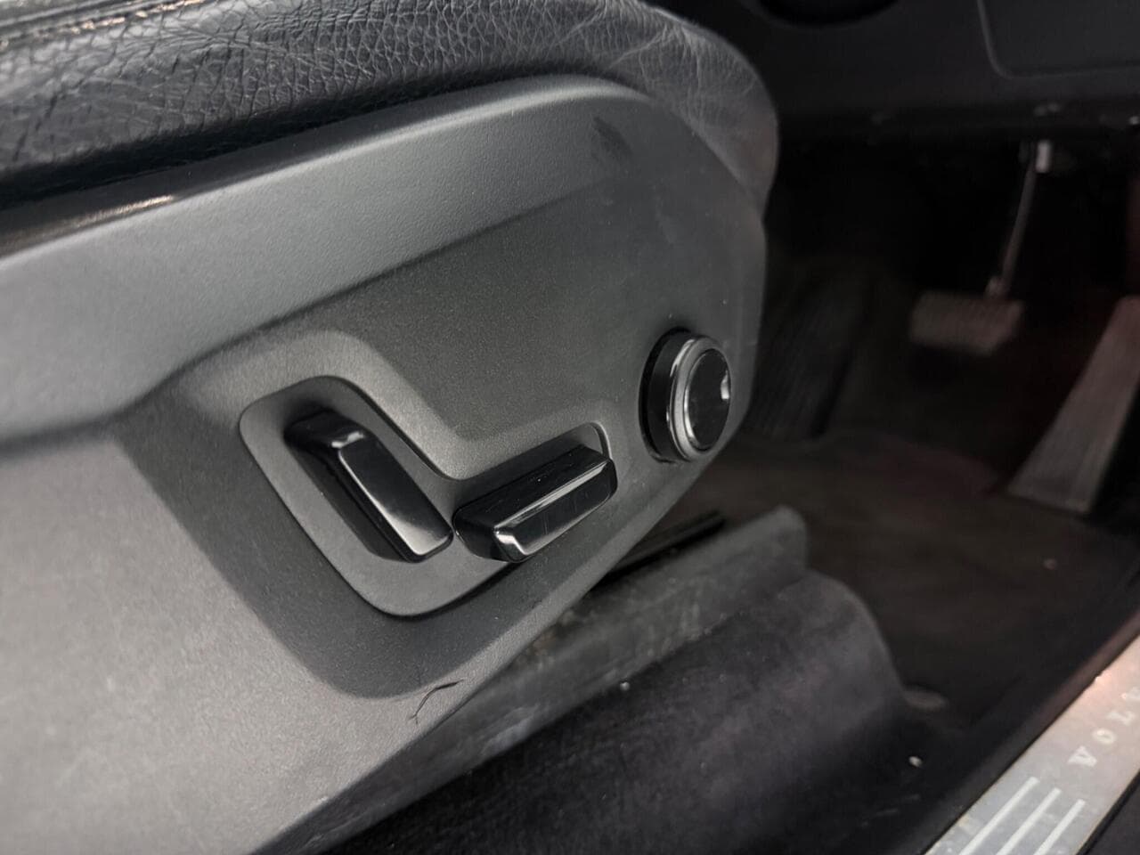 Volvo XC90 thumbnail Misc Controls