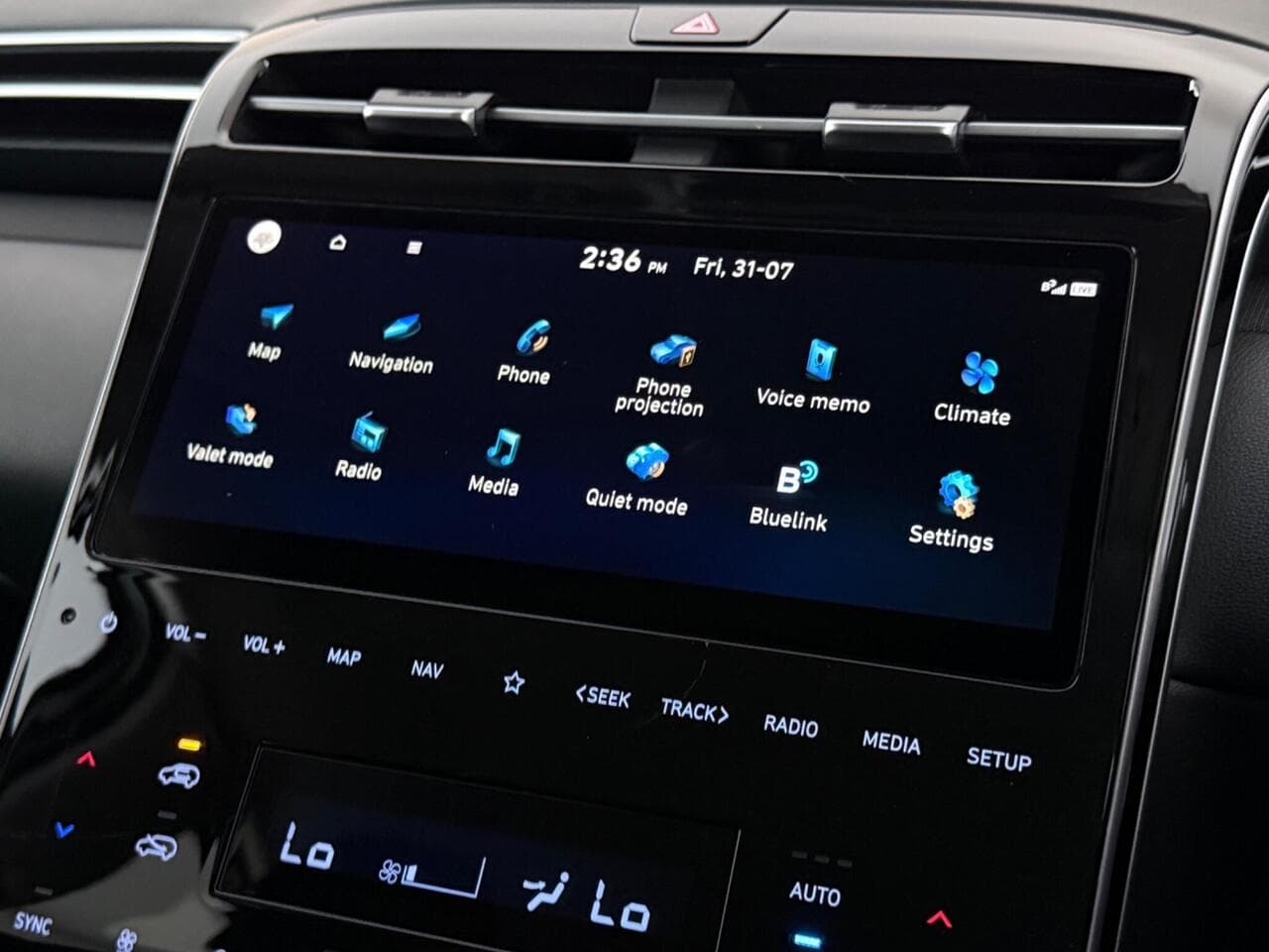 Hyundai TUCSON thumbnail Infotainment System
