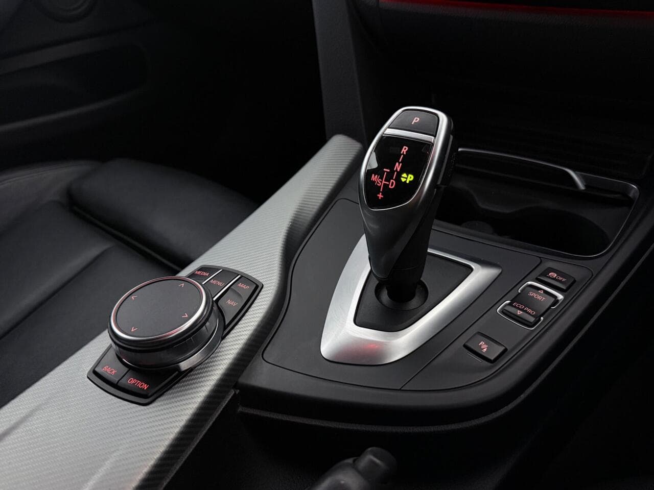 BMW 4 Series Gran Coupe thumbnail Interior Front
