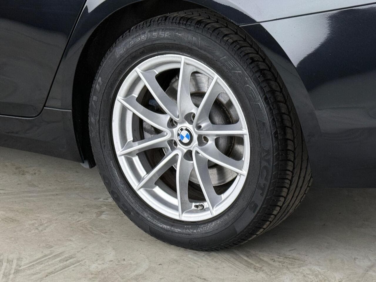 BMW 5 Series thumbnail Wheel