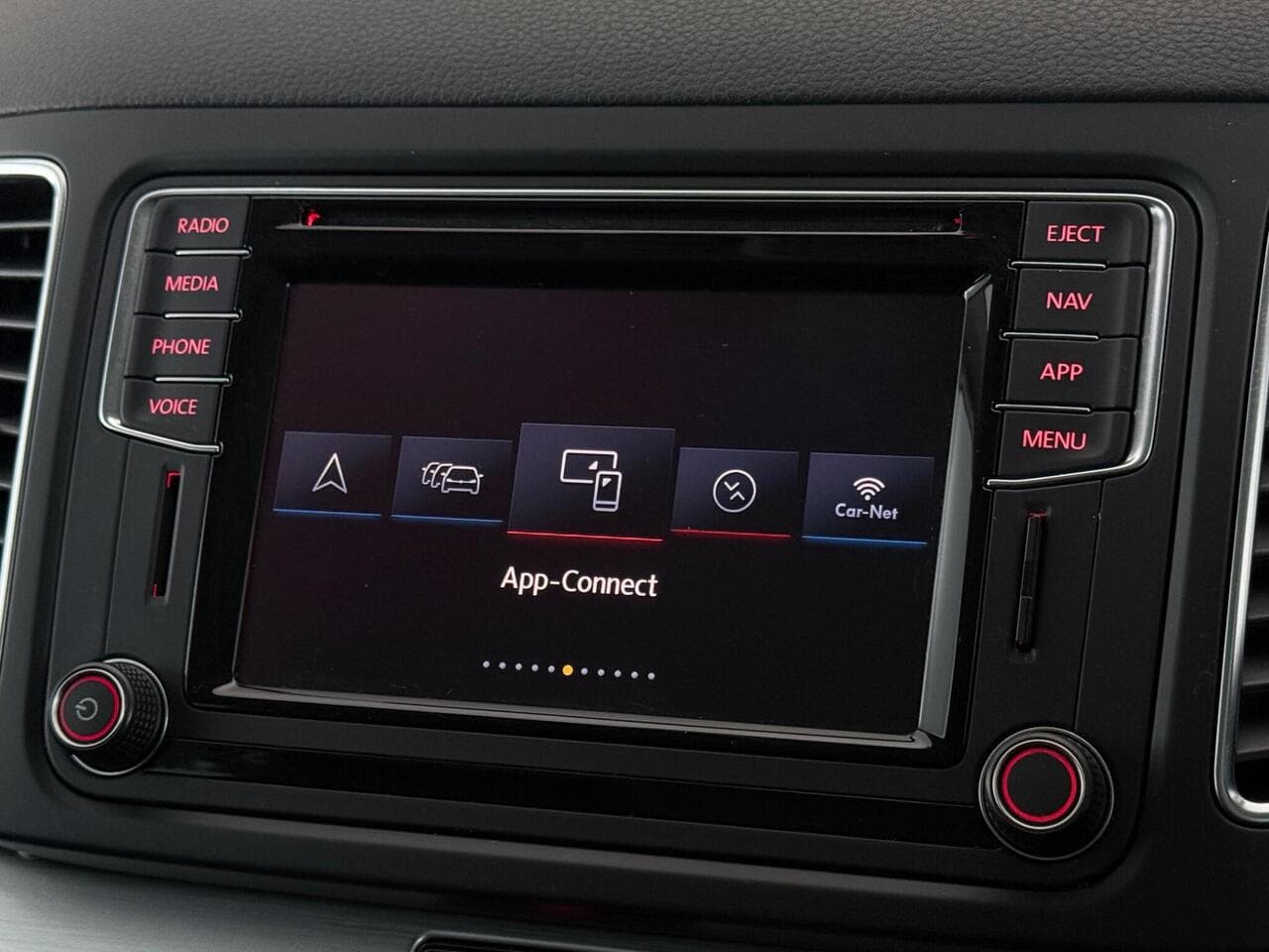 Volkswagen Sharan thumbnail Infotainment System