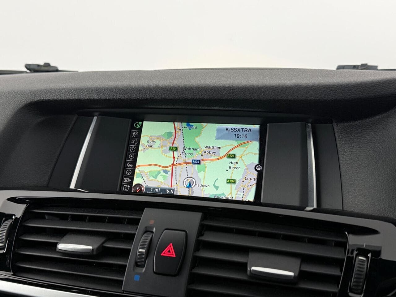 BMW X3 thumbnail Infotainment System
