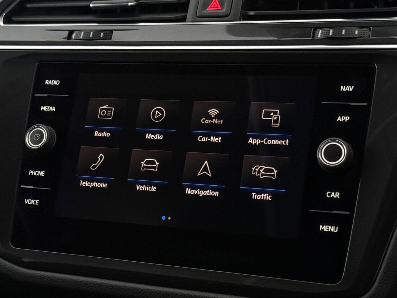 Volkswagen Tiguan Allspace thumbnail Infotainment System