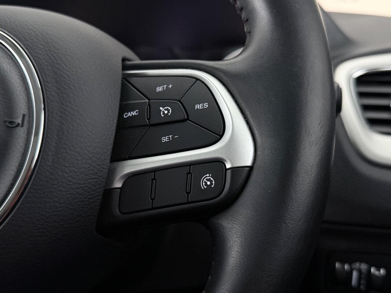 Jeep Compass thumbnail Misc Controls