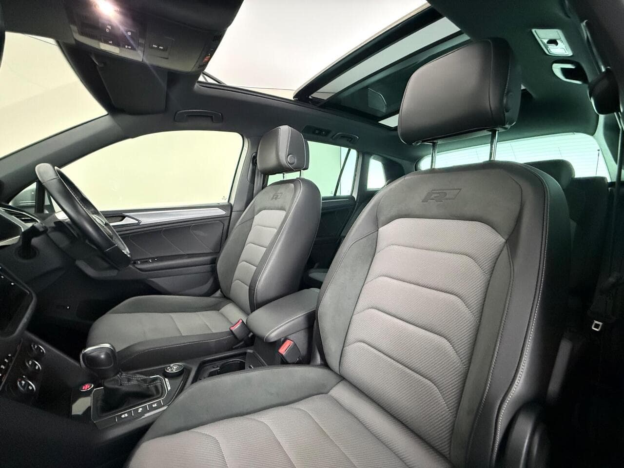 Volkswagen Tiguan thumbnail Seat Front Passenger