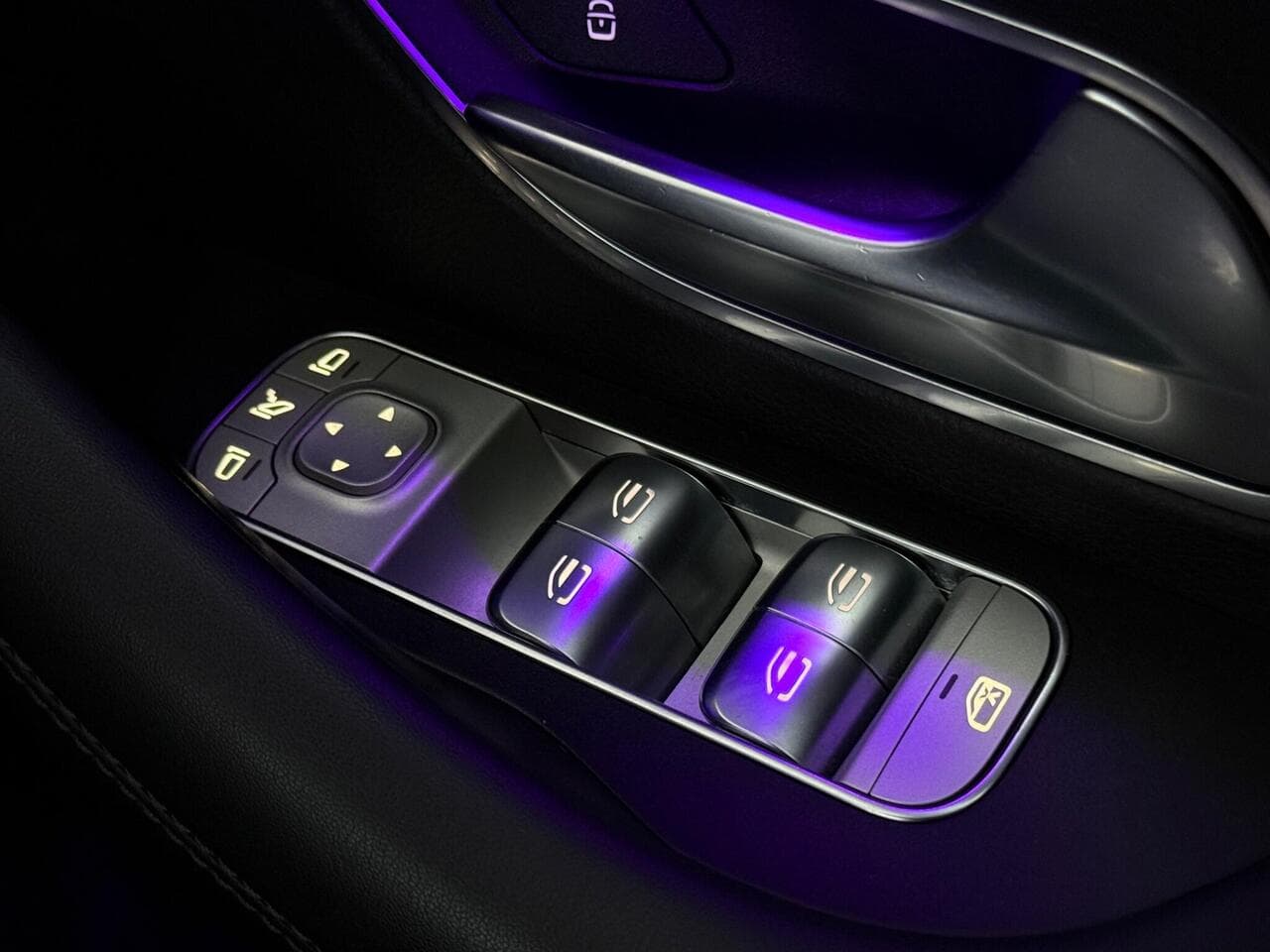 Mercedes-Benz GLE thumbnail Misc Controls