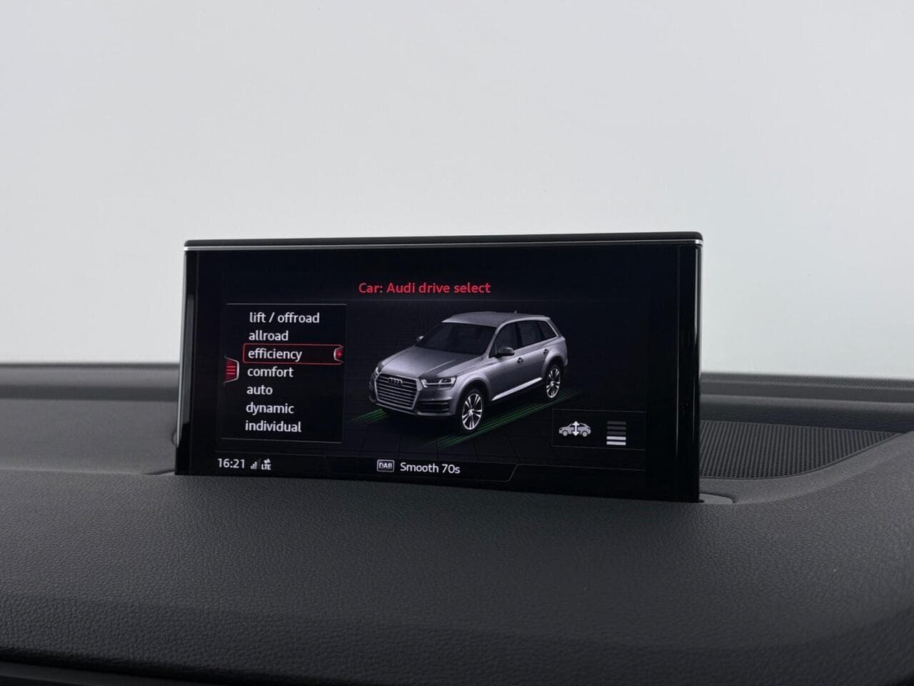 Audi Q7 thumbnail Infotainment System