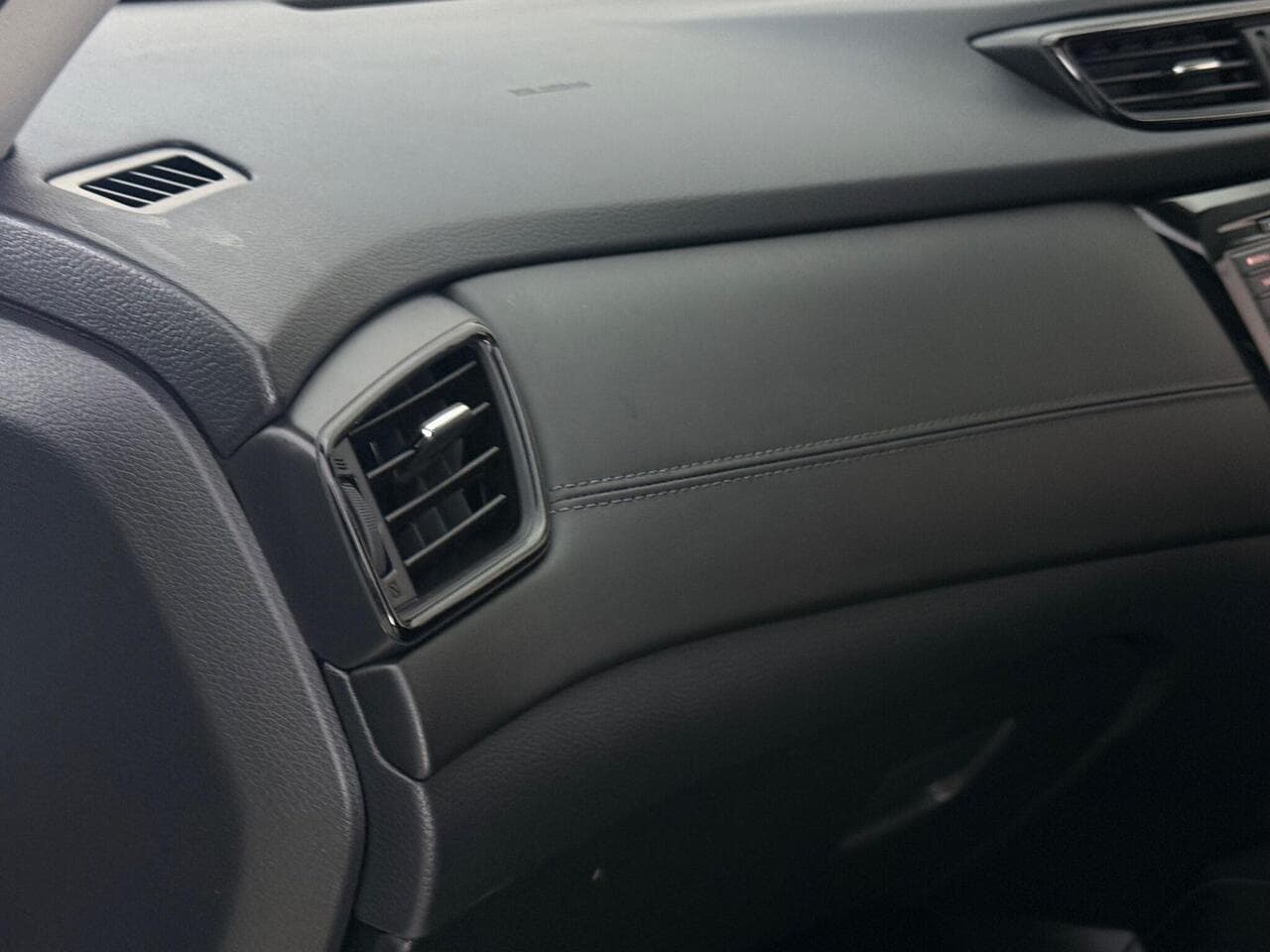Nissan X-Trail thumbnail Misc Controls