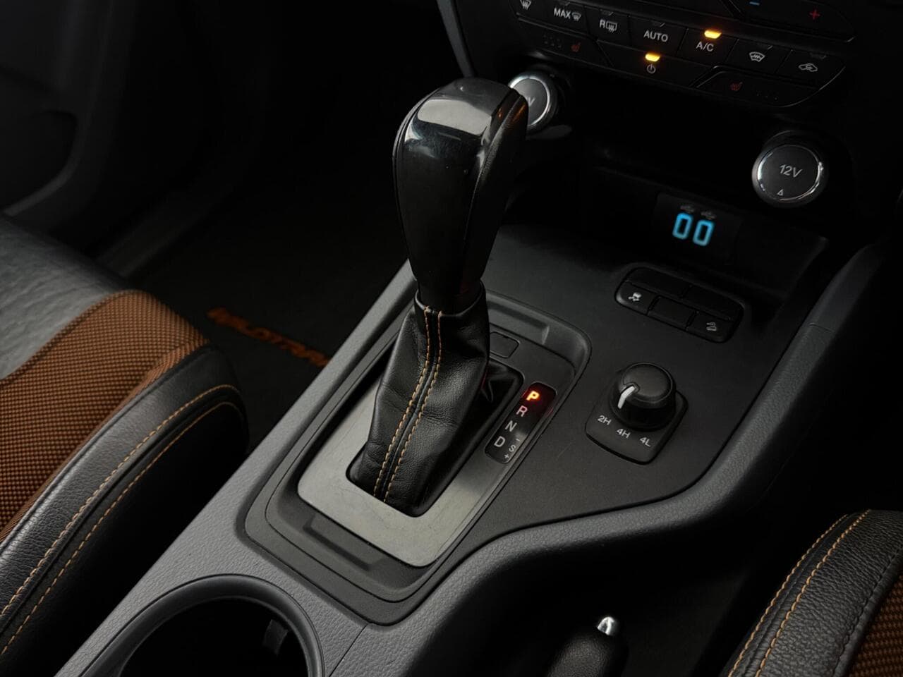 Ford Ranger thumbnail Interior Front