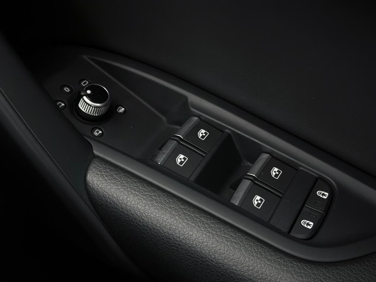 Audi Q5 thumbnail Misc Controls