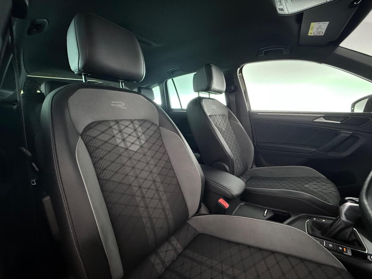 Volkswagen Tiguan thumbnail Seat Driver