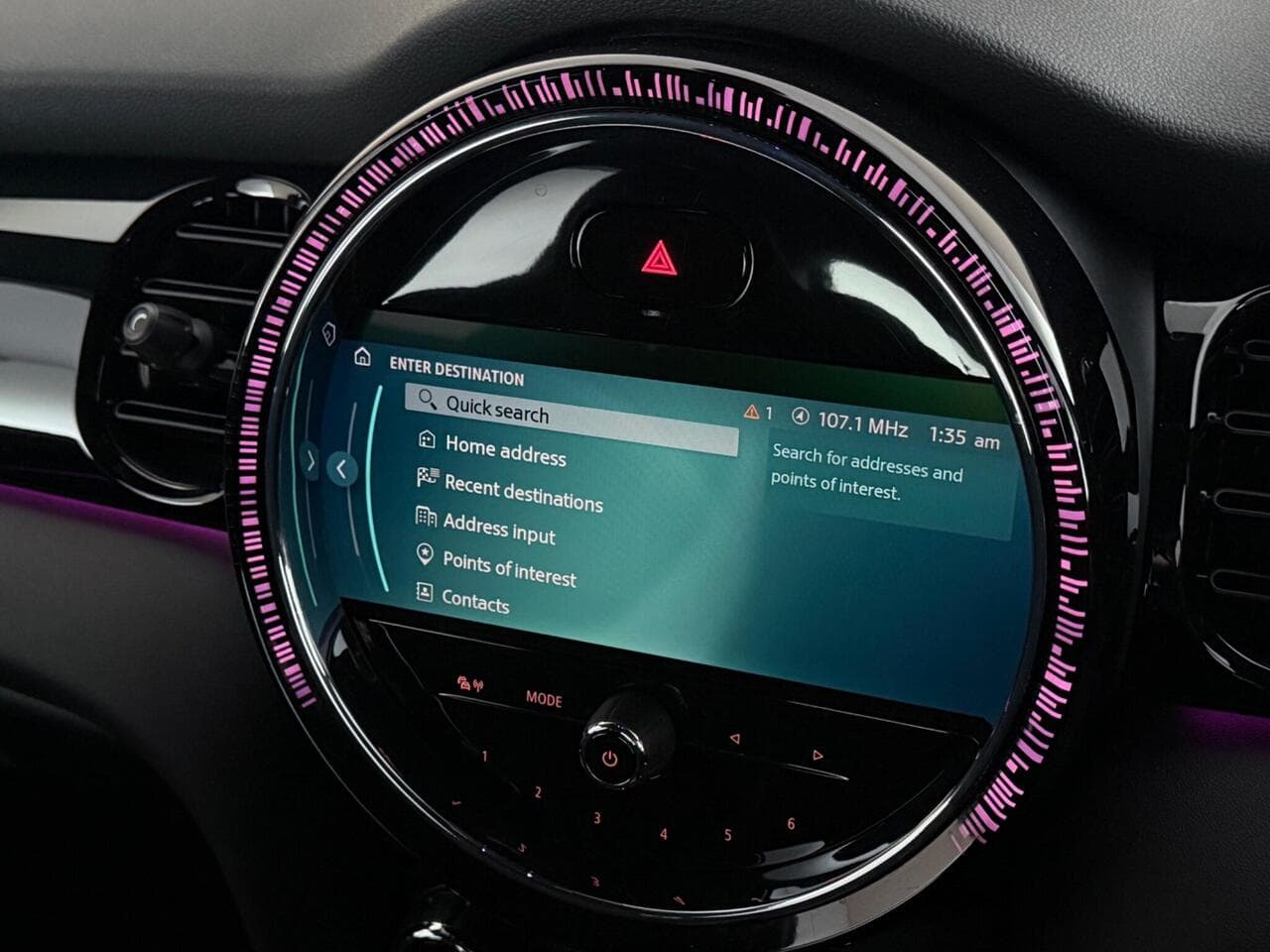 MINI Hatch thumbnail Infotainment System