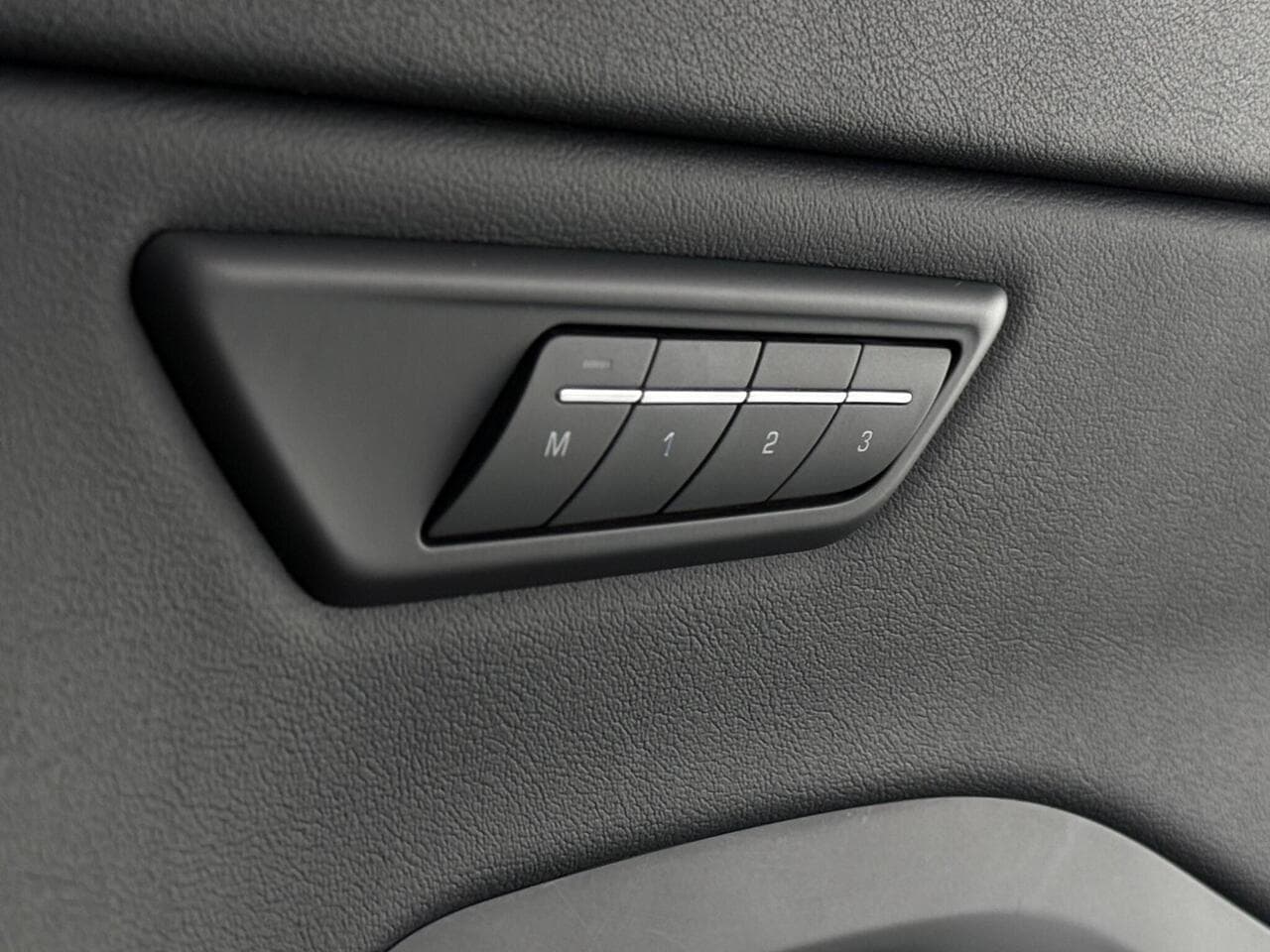 Jaguar E-PACE thumbnail Misc Controls