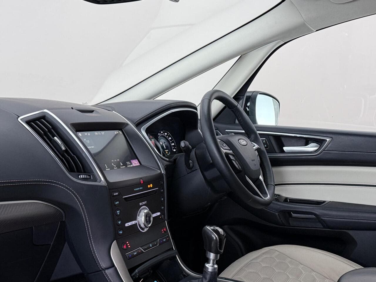 Ford S-Max thumbnail Interior Front