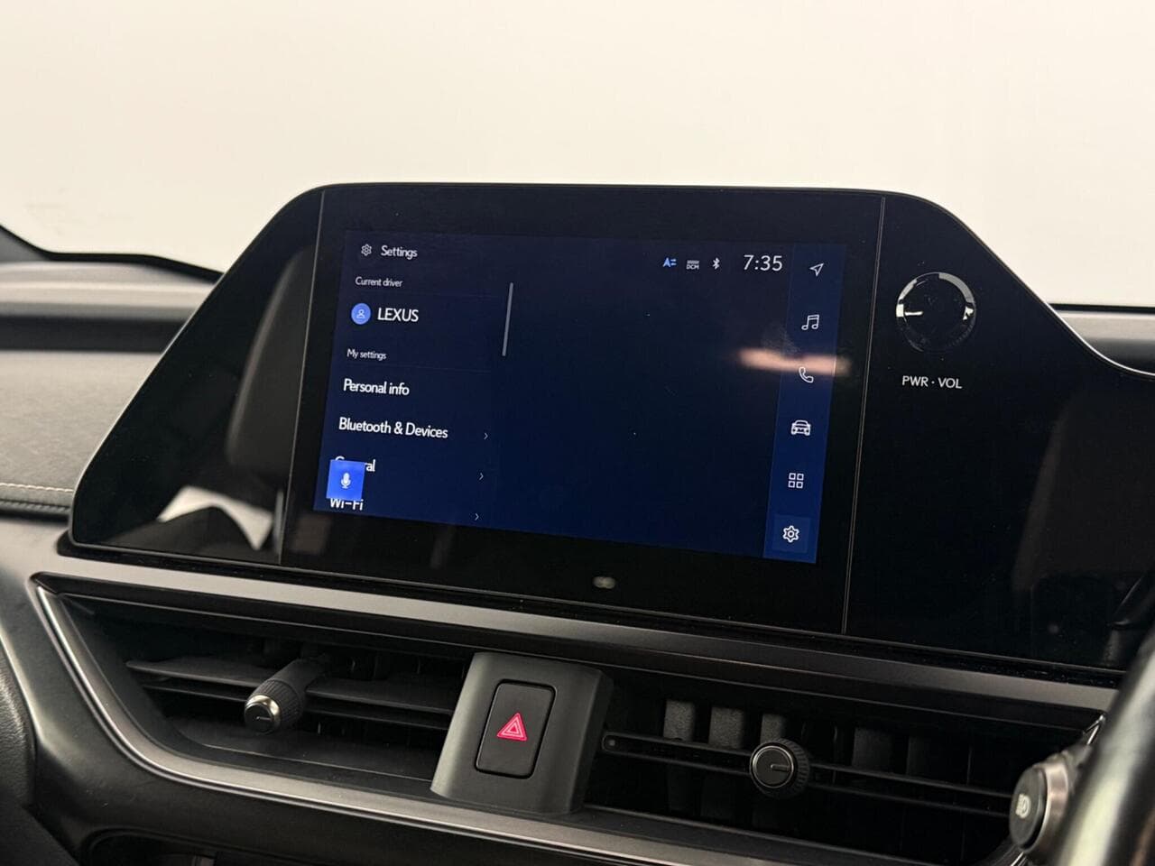 Lexus UX thumbnail Infotainment System