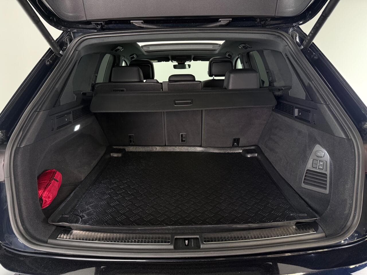 Volkswagen Touareg thumbnail Boot
