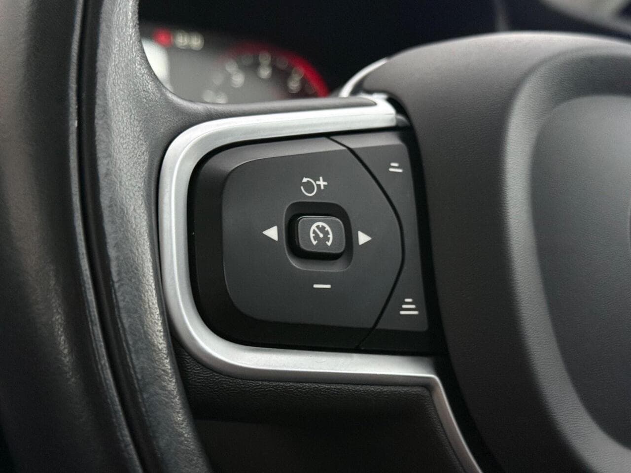 Volvo XC60 thumbnail Misc Controls