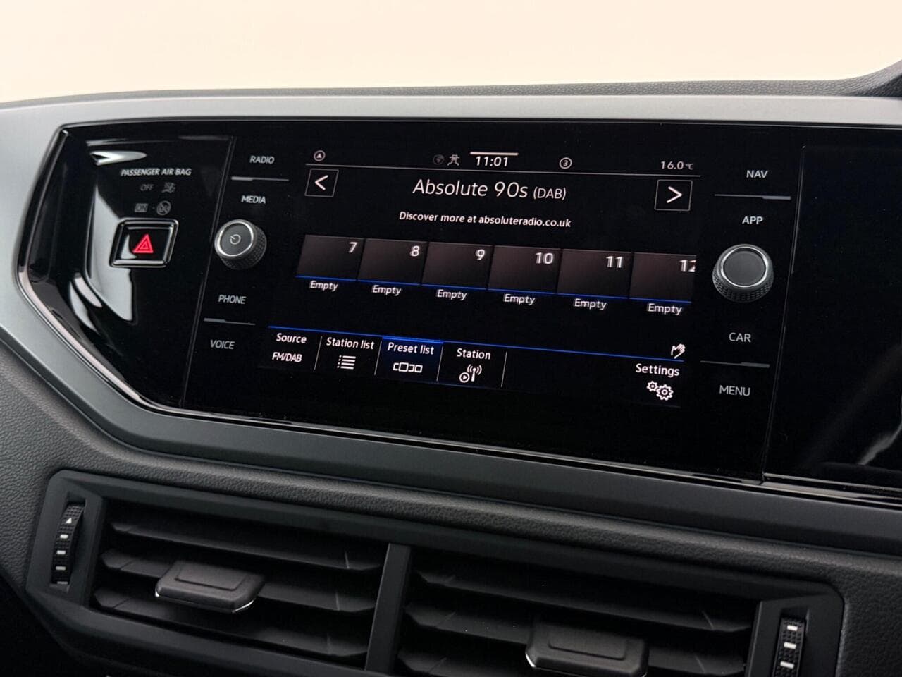 Volkswagen Polo thumbnail Infotainment System