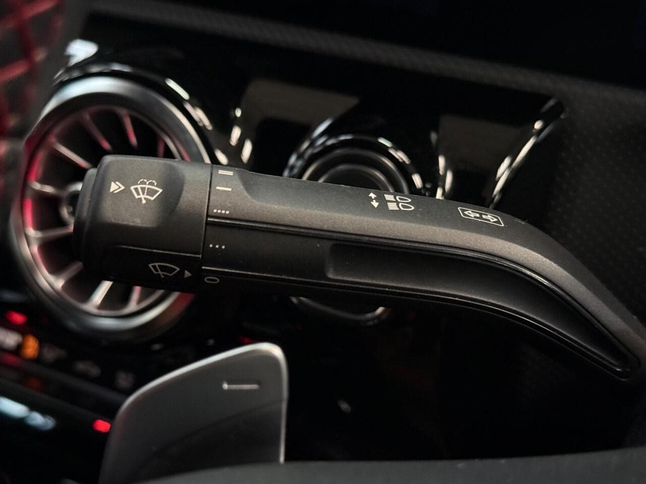 Mercedes-Benz A Class thumbnail Misc Controls