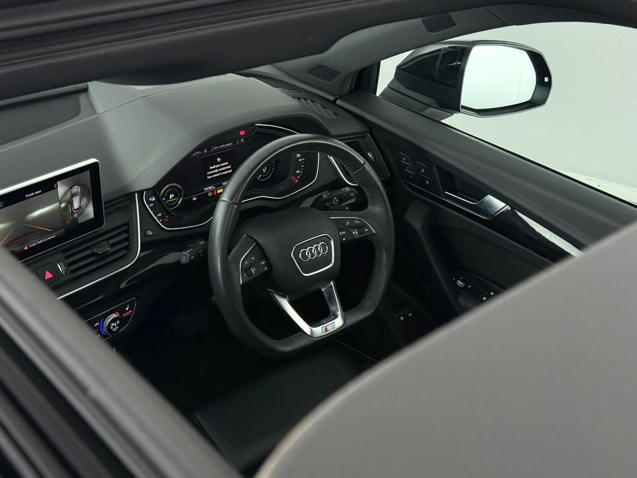 Audi Q5 thumbnail Steering Wheel