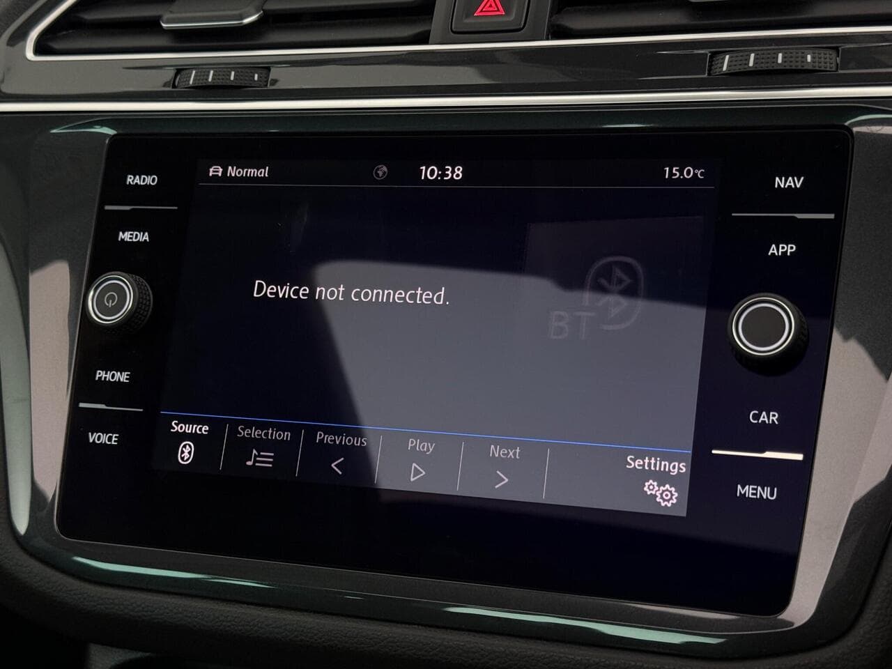 Volkswagen Tiguan thumbnail Infotainment System