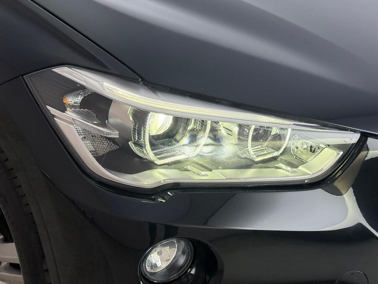 BMW X1 thumbnail Lights Front