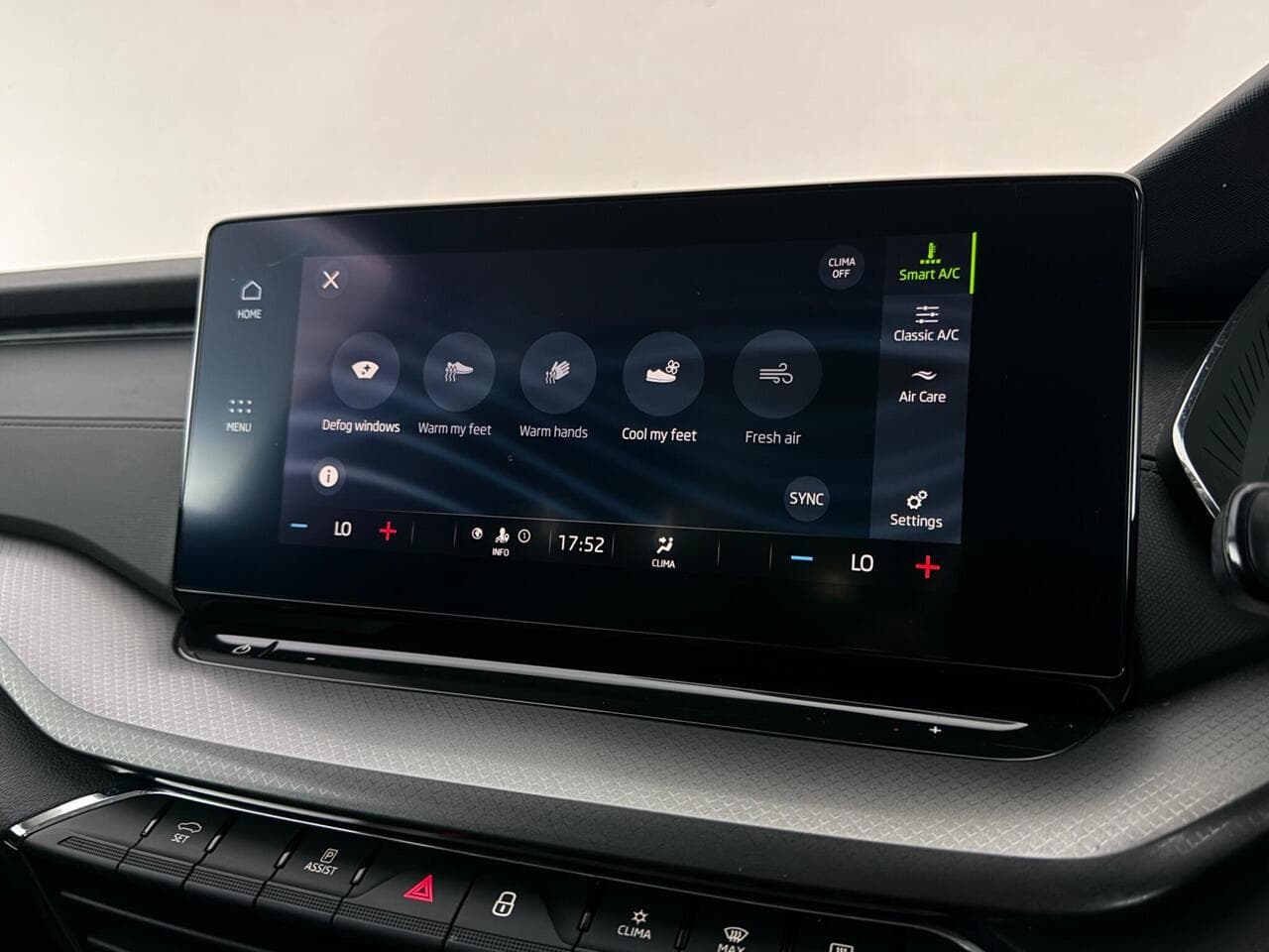 Skoda Octavia thumbnail Infotainment System