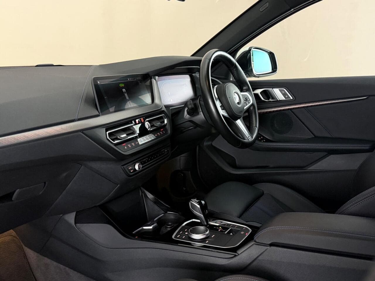 BMW 1 Series thumbnail Interior Front