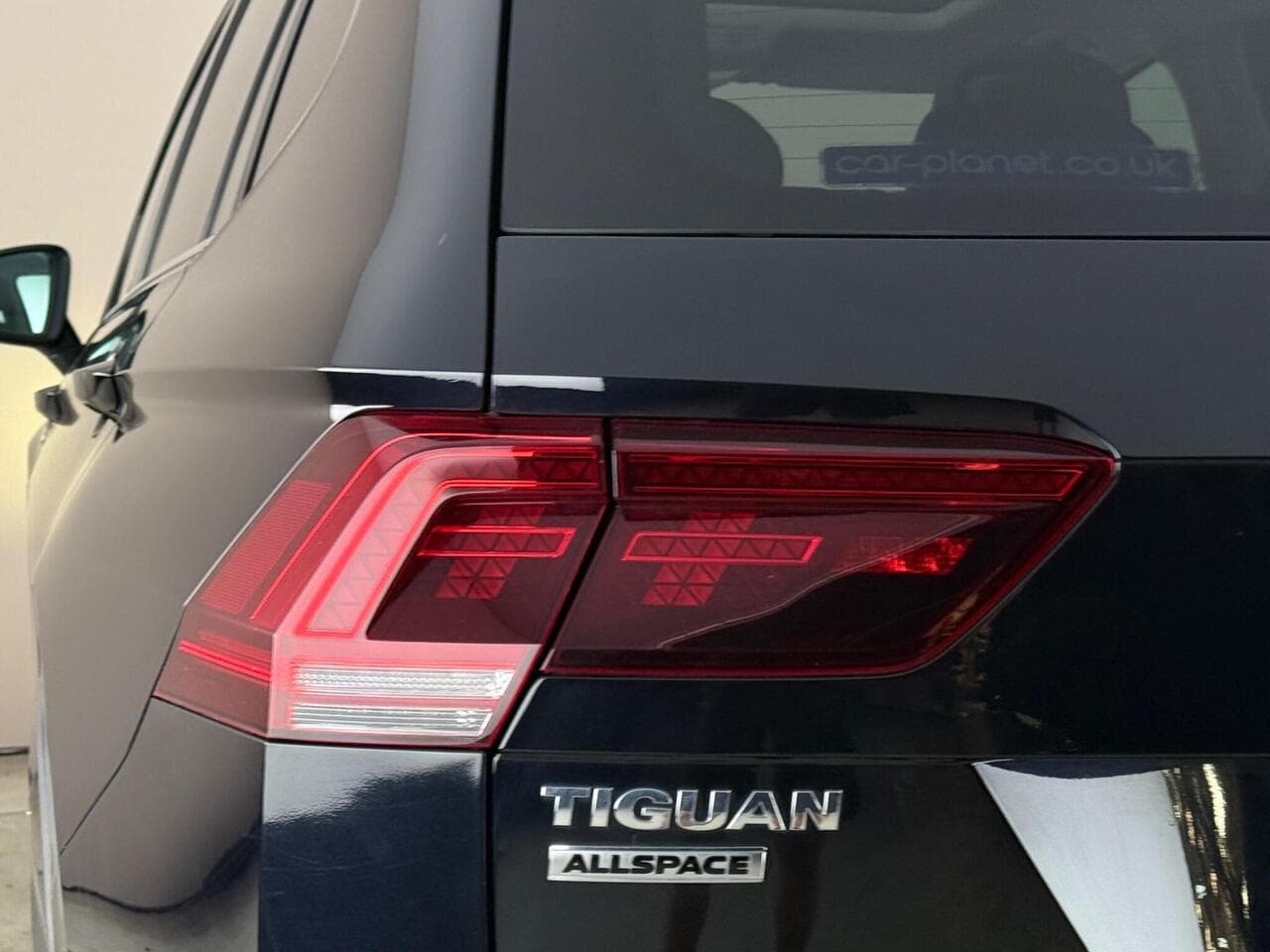 Volkswagen Tiguan Allspace thumbnail Lights Rear