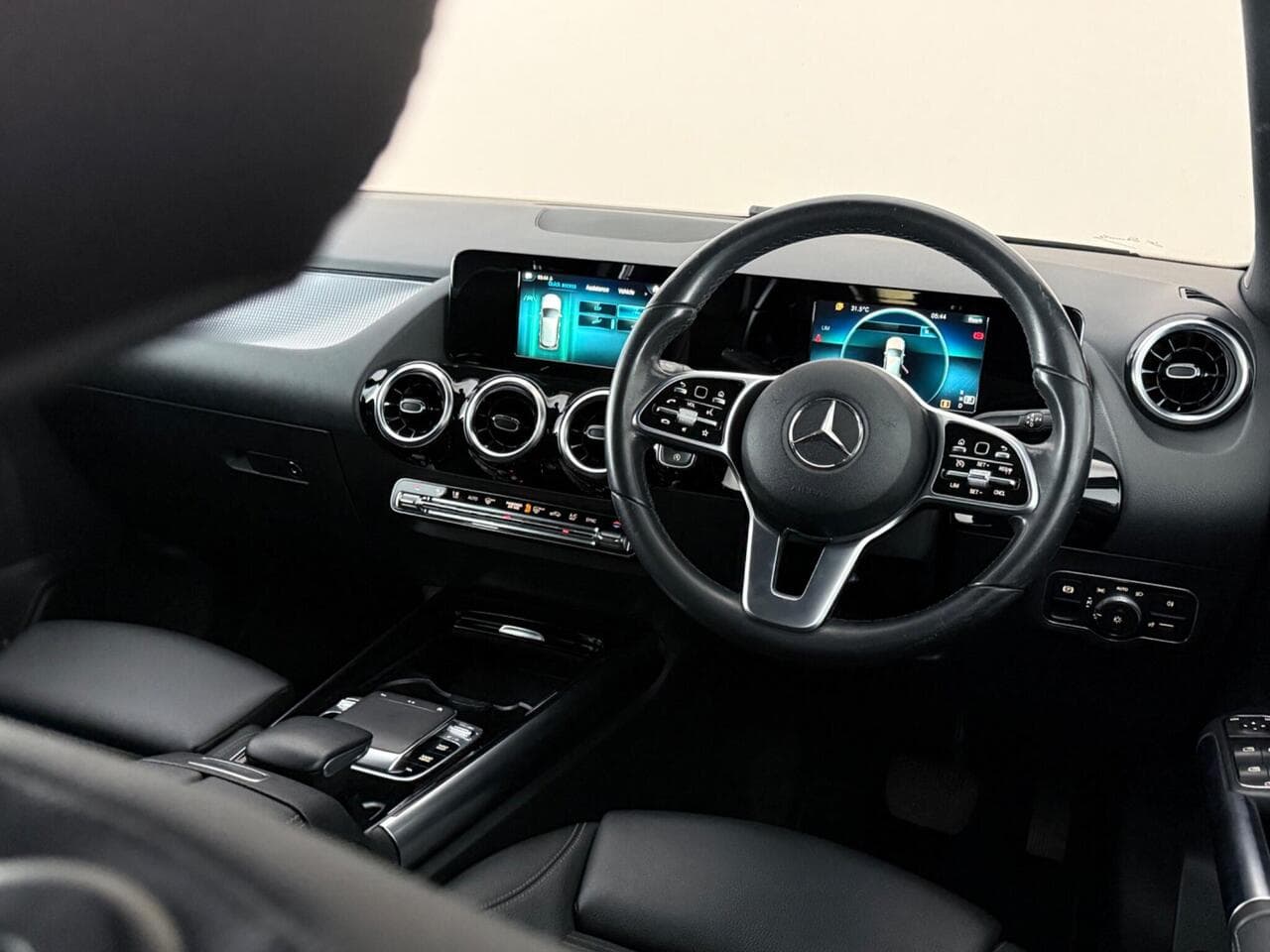 Mercedes-Benz B Class thumbnail Interior Front