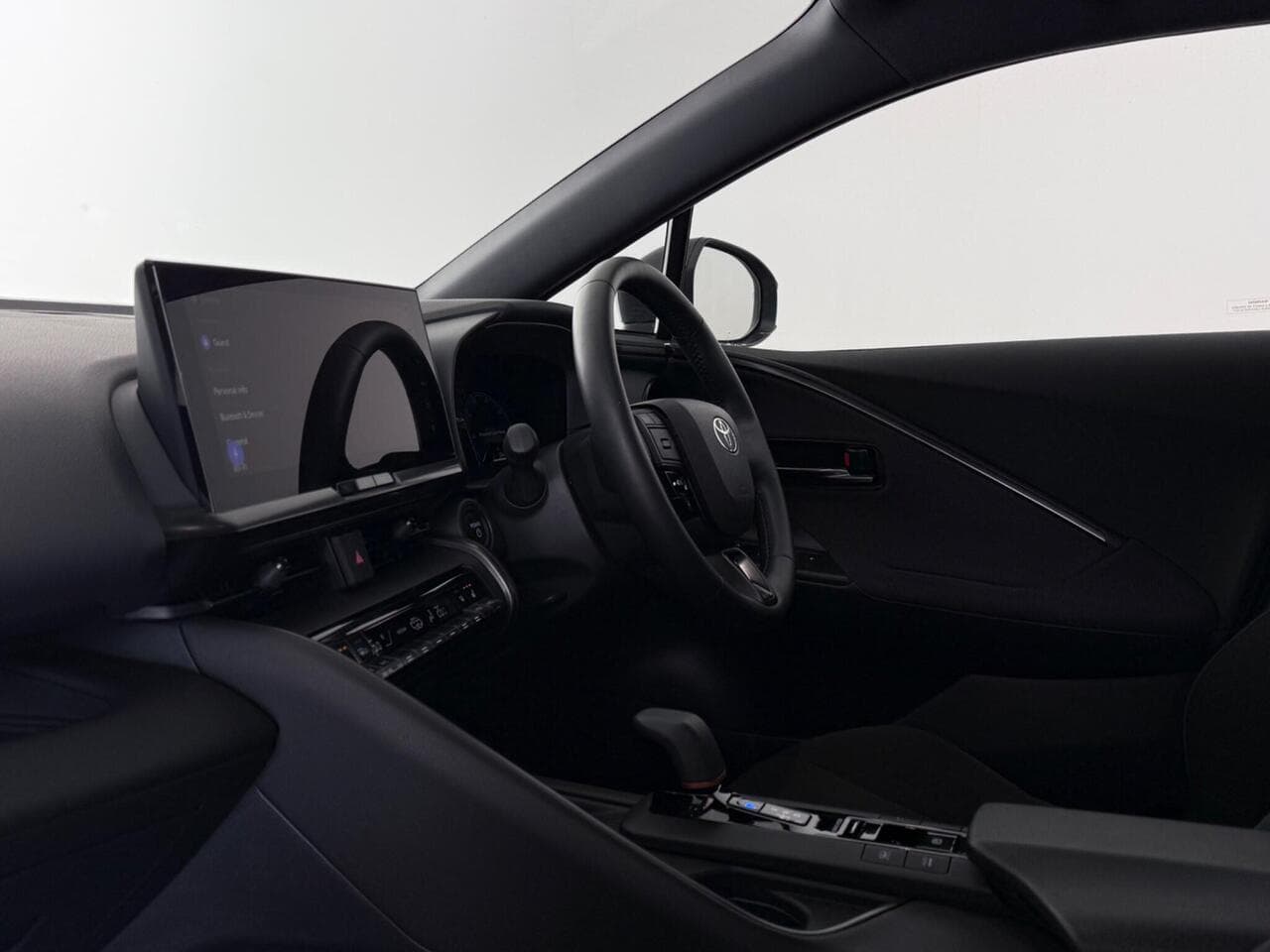 Toyota C-HR thumbnail Interior Front