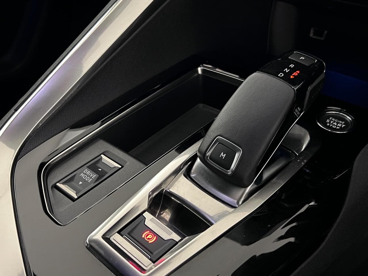 Peugeot 3008 thumbnail Interior Front