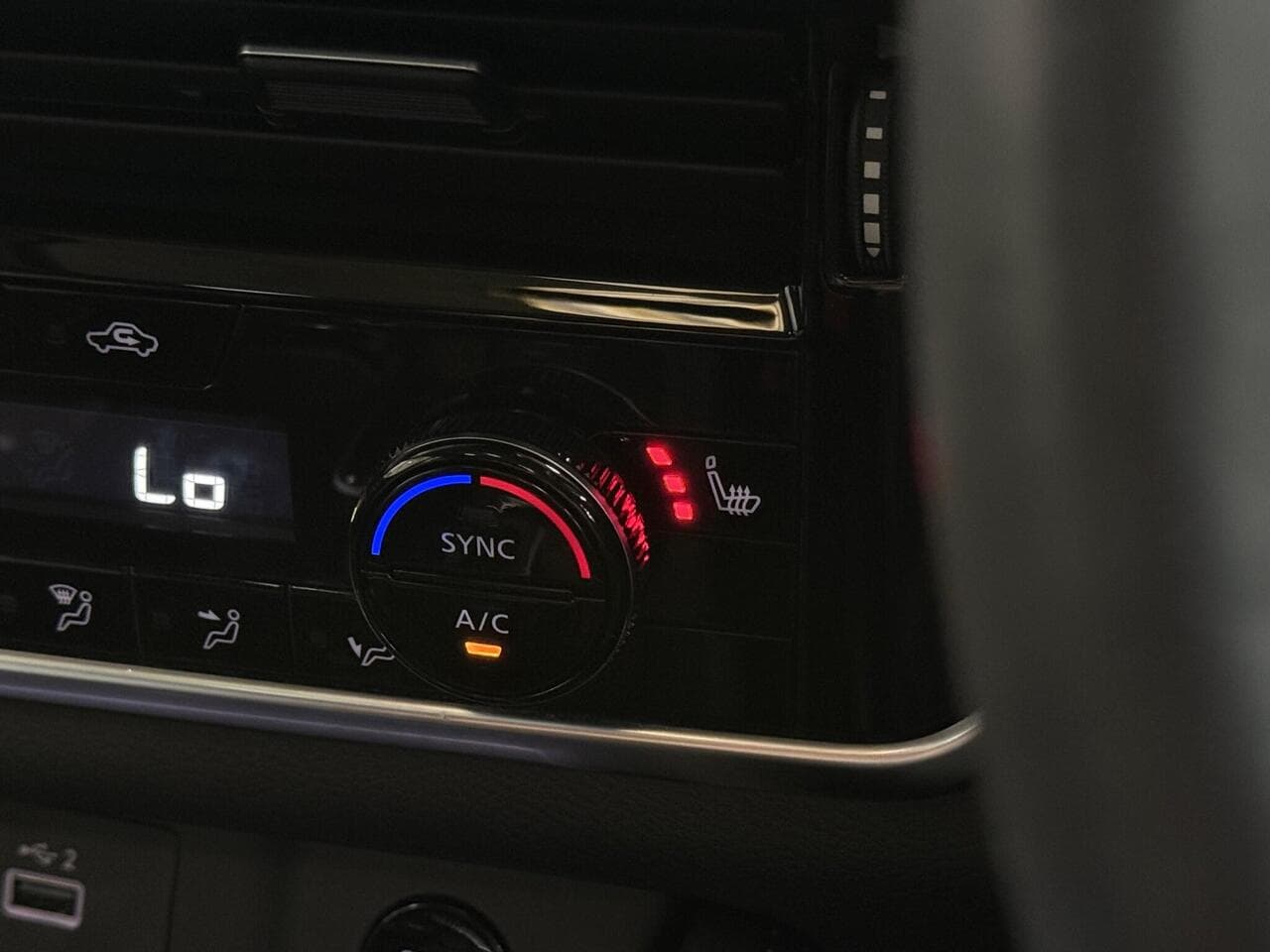Nissan X-Trail thumbnail Misc Controls