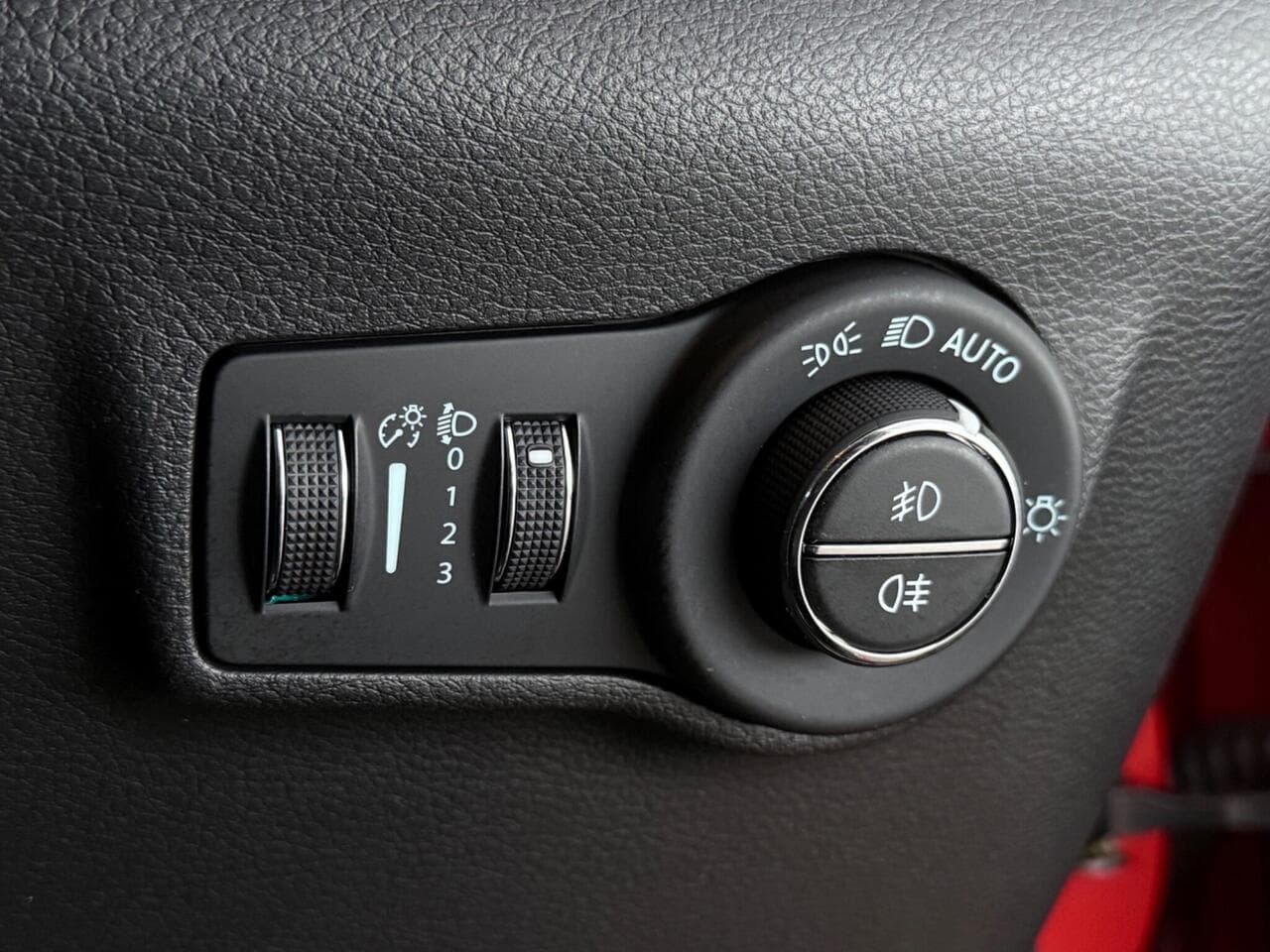 Jeep Compass thumbnail Misc Controls