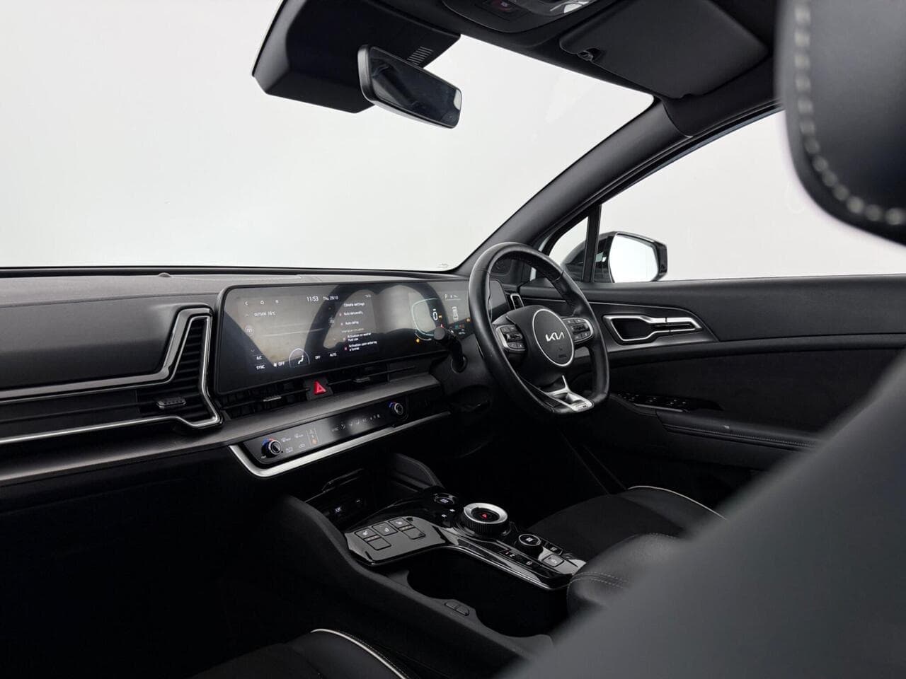 Kia Sportage thumbnail Interior Front