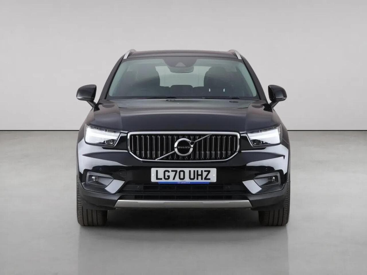 Volvo XC40 thumbnail Front