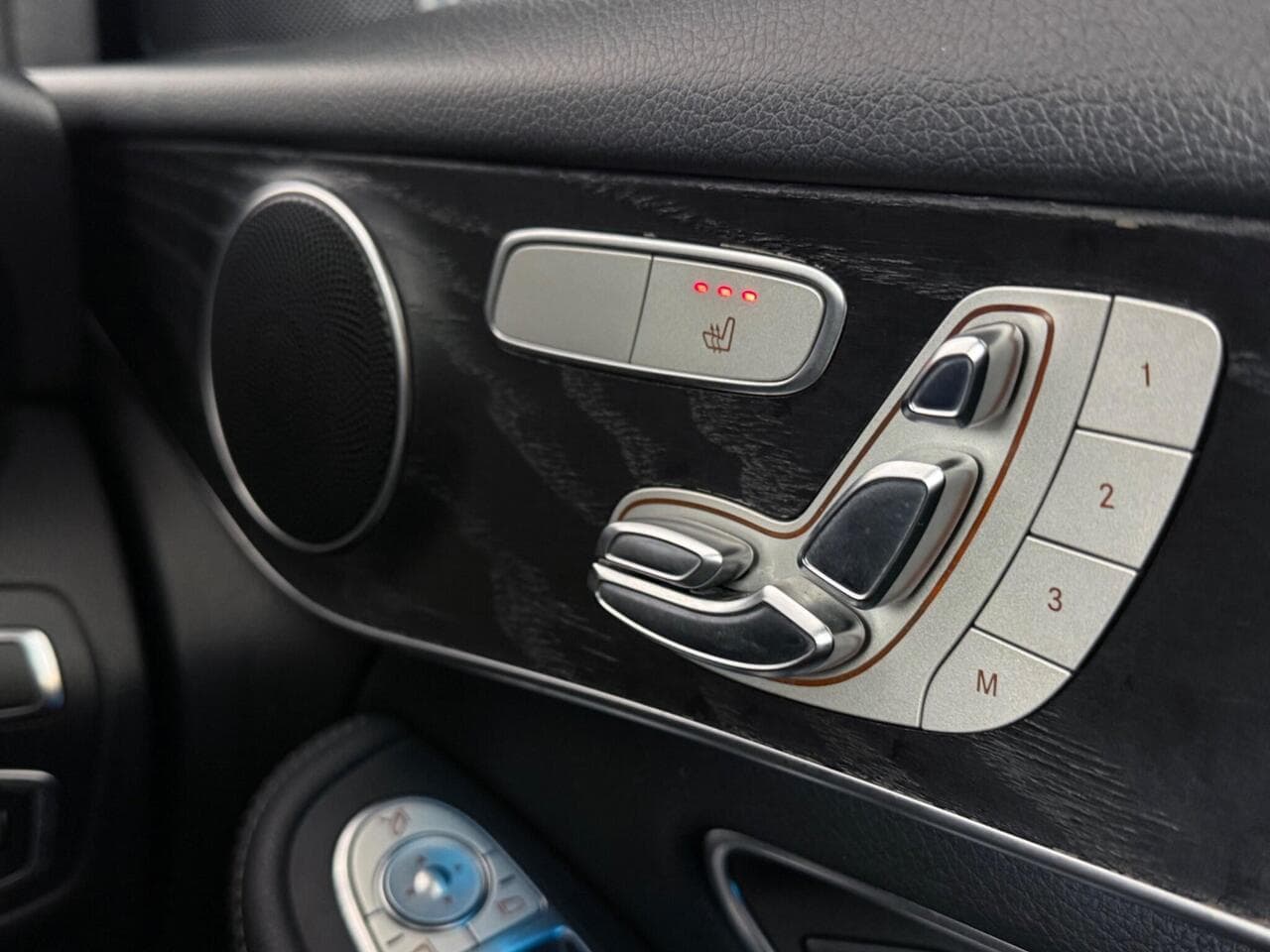Mercedes-Benz GLC thumbnail Misc Controls