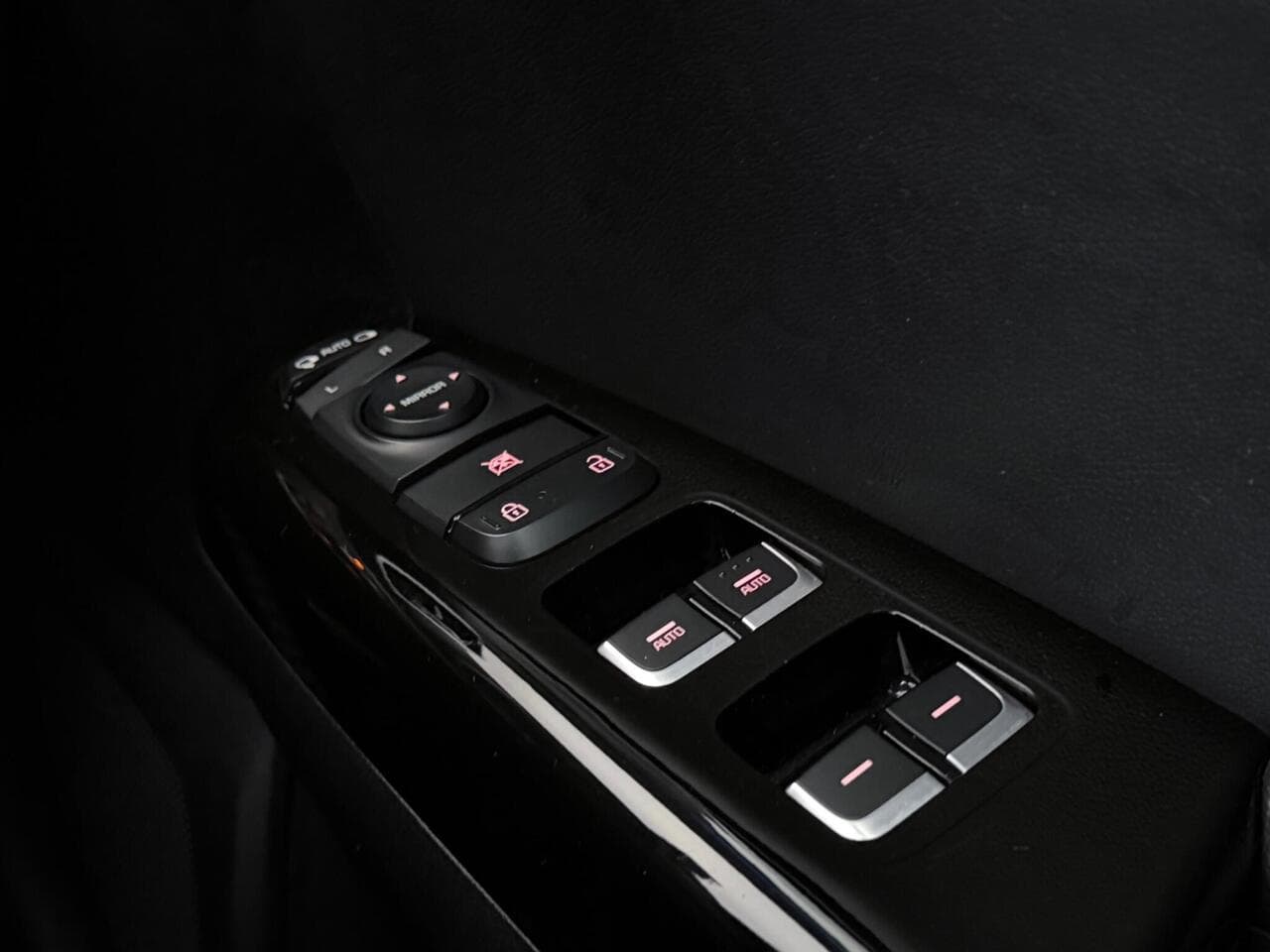 Kia Sportage thumbnail Misc Controls