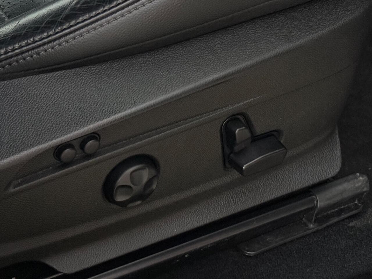 Alfa Romeo Stelvio thumbnail Misc Controls