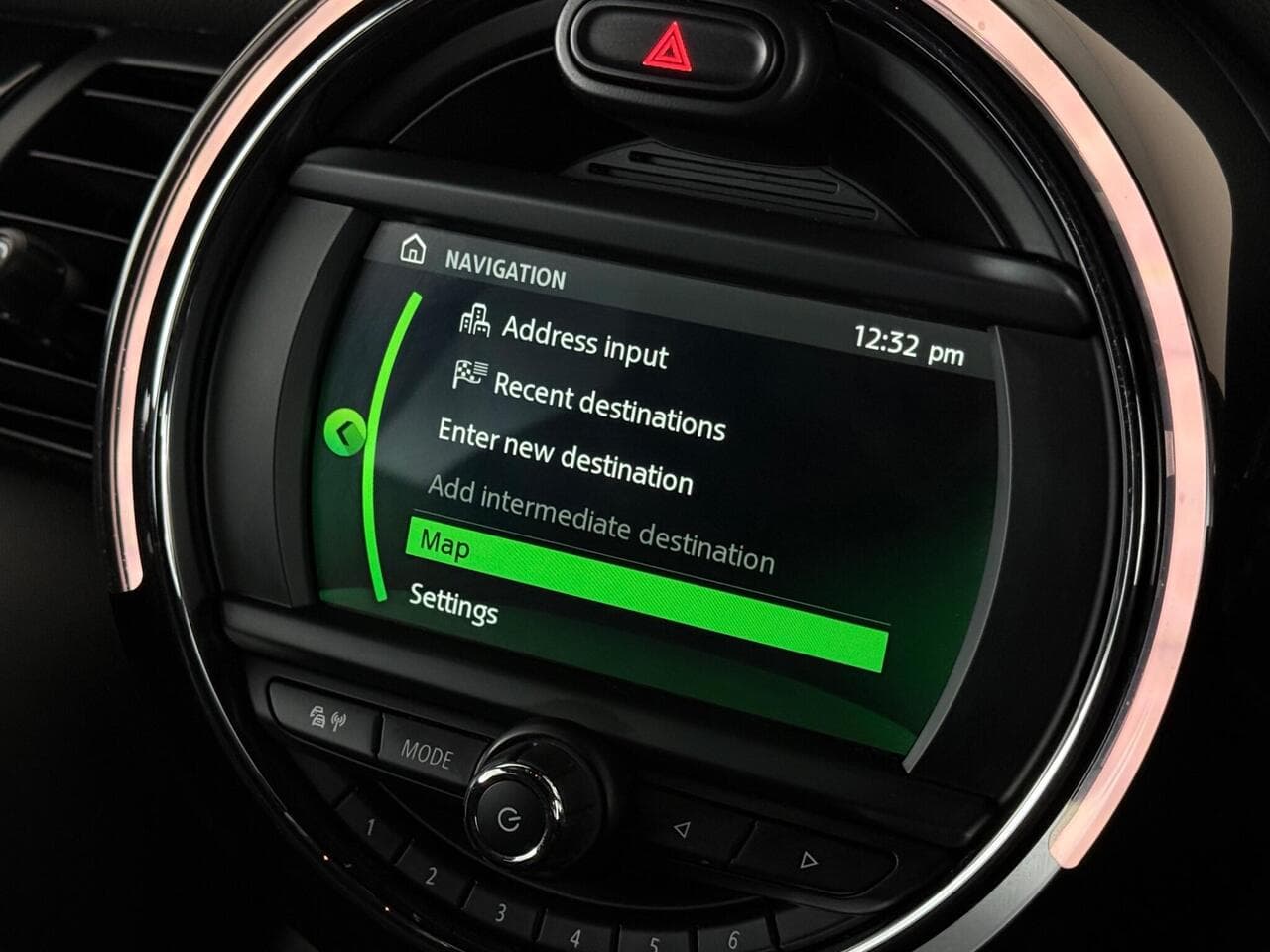 MINI Hatch thumbnail Infotainment System