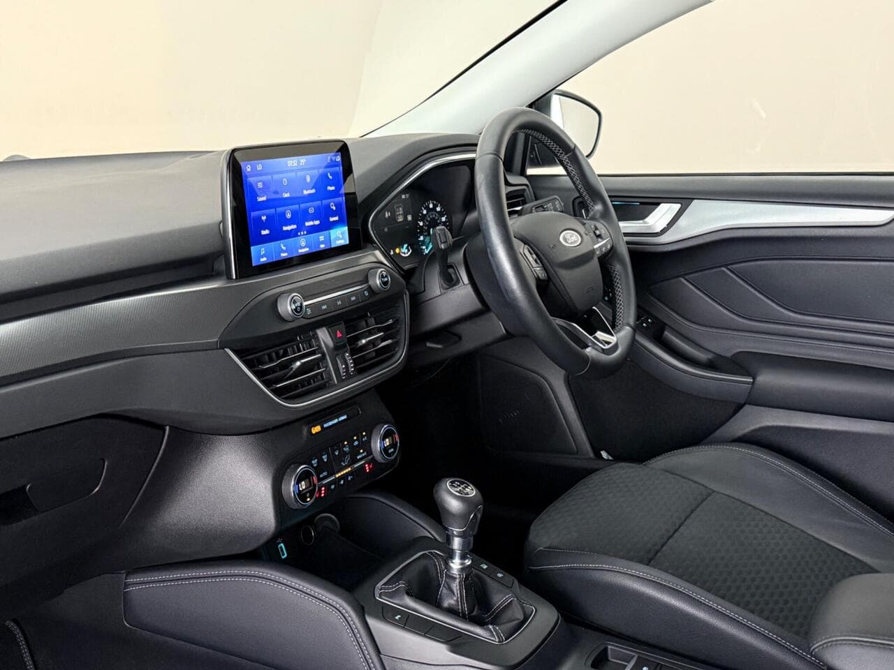 Ford Focus thumbnail Interior Front