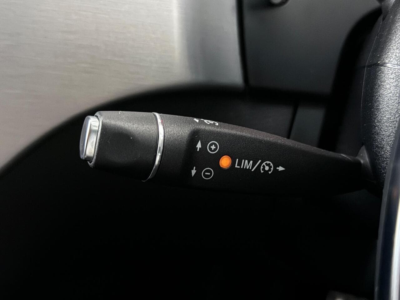 Mercedes-Benz GLE thumbnail Misc Controls