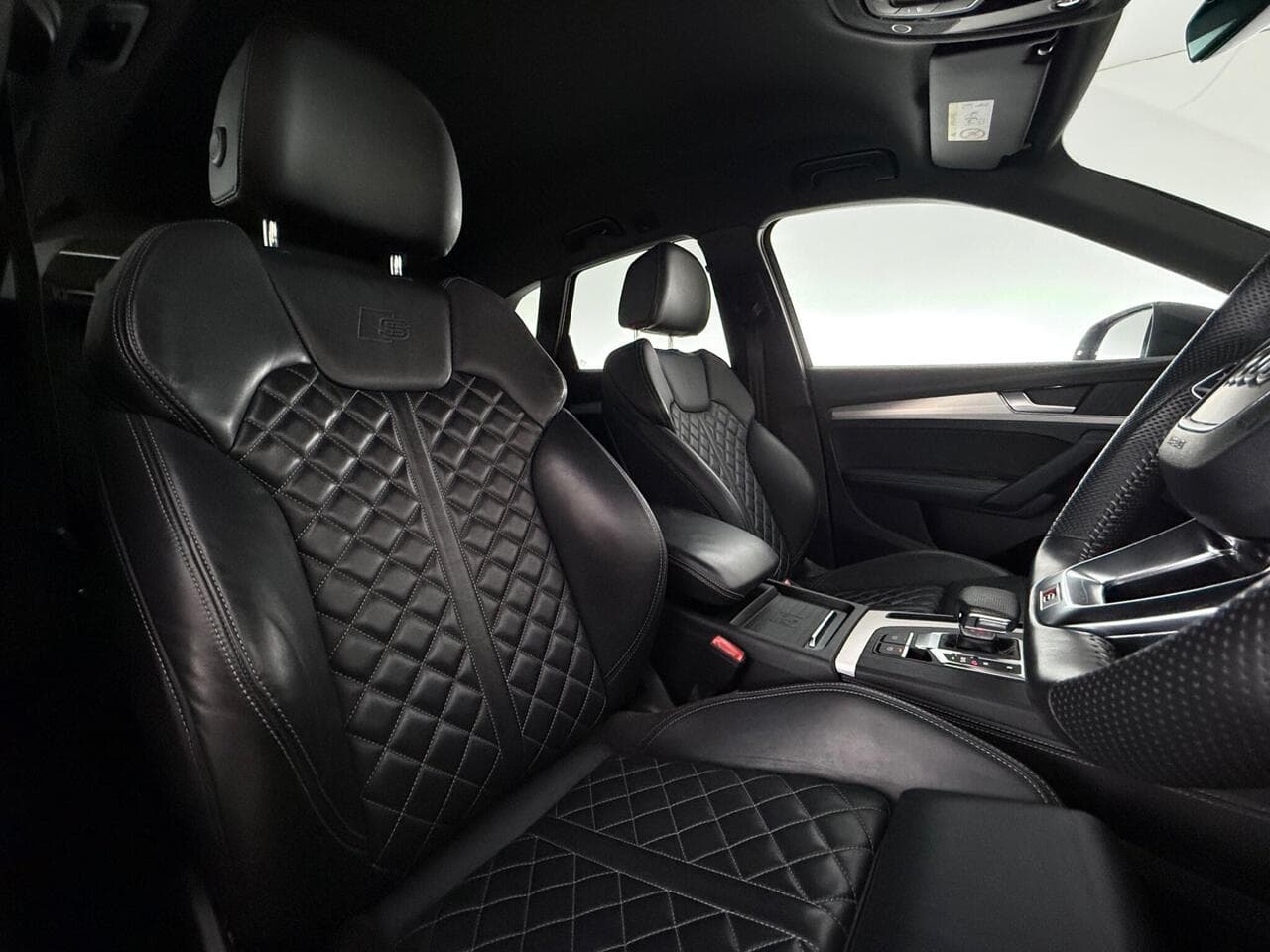 Audi Q5 thumbnail Seat Driver