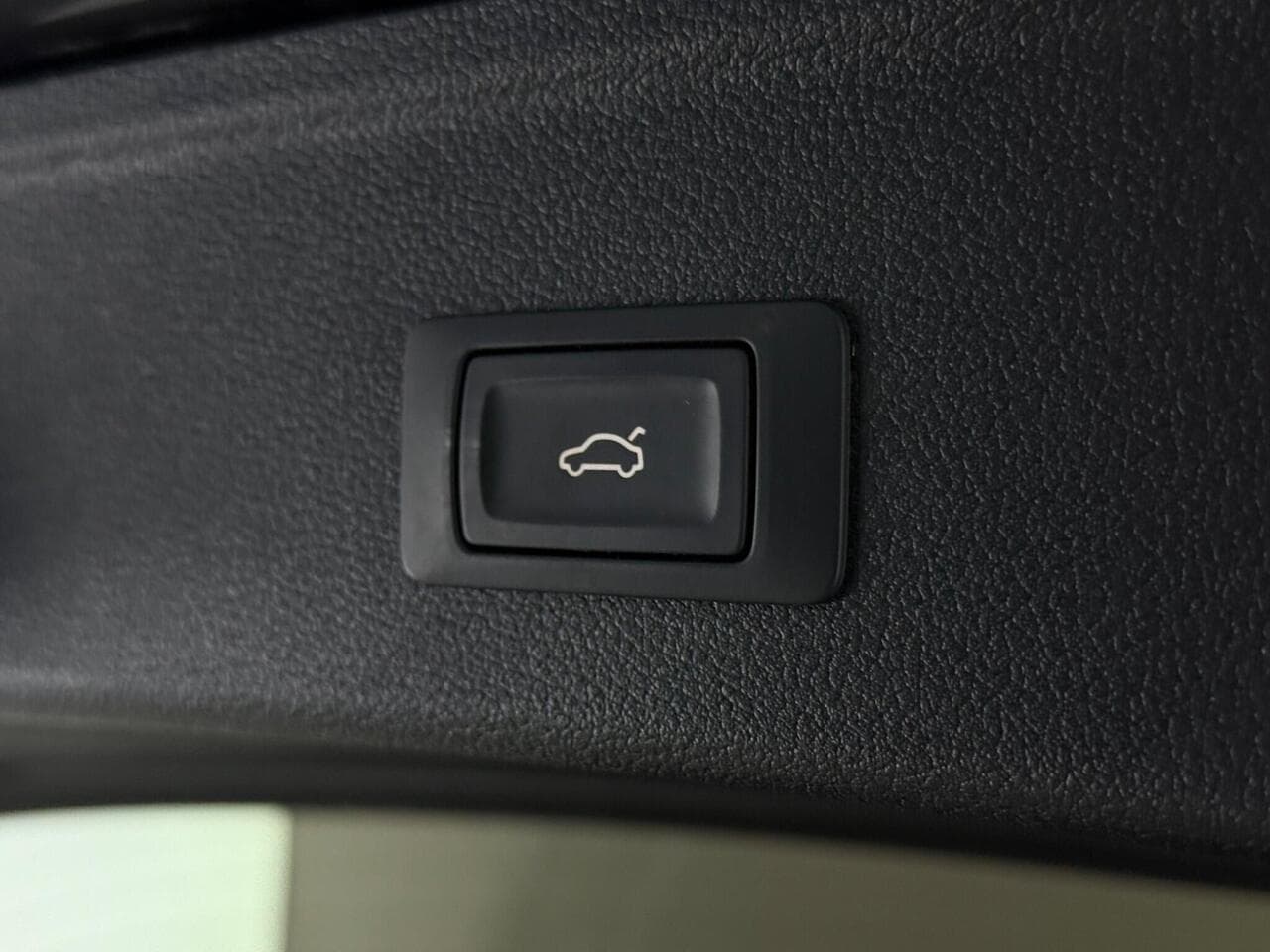 Audi A4 Avant thumbnail Misc Controls