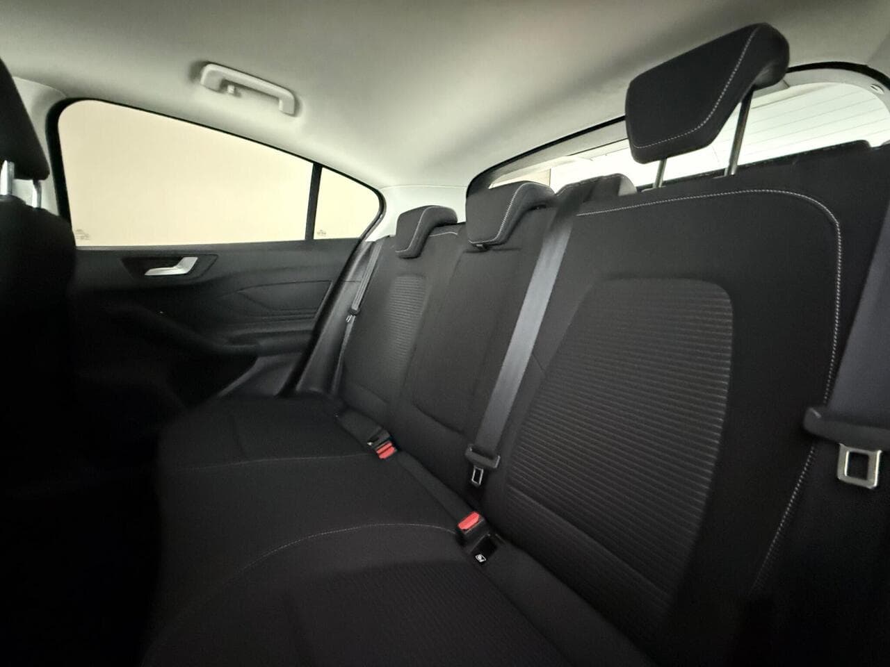 Ford Focus thumbnail Seats Rear