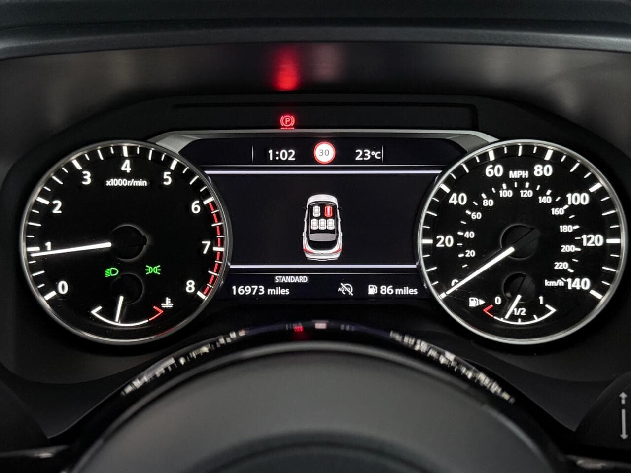 Nissan Qashqai thumbnail Driver Instruments