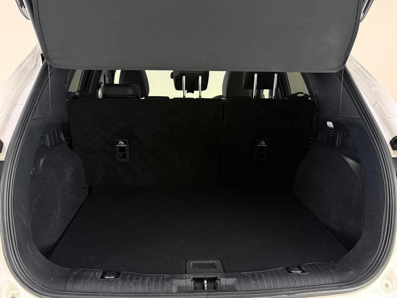 Ford Kuga thumbnail Boot